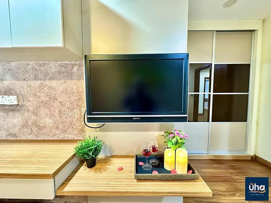 Crystal Glass House . Tmn Pelangi @ Near Ciq Βίλα Τζόχορ Μπάχρου 0*,  Μαλαισία