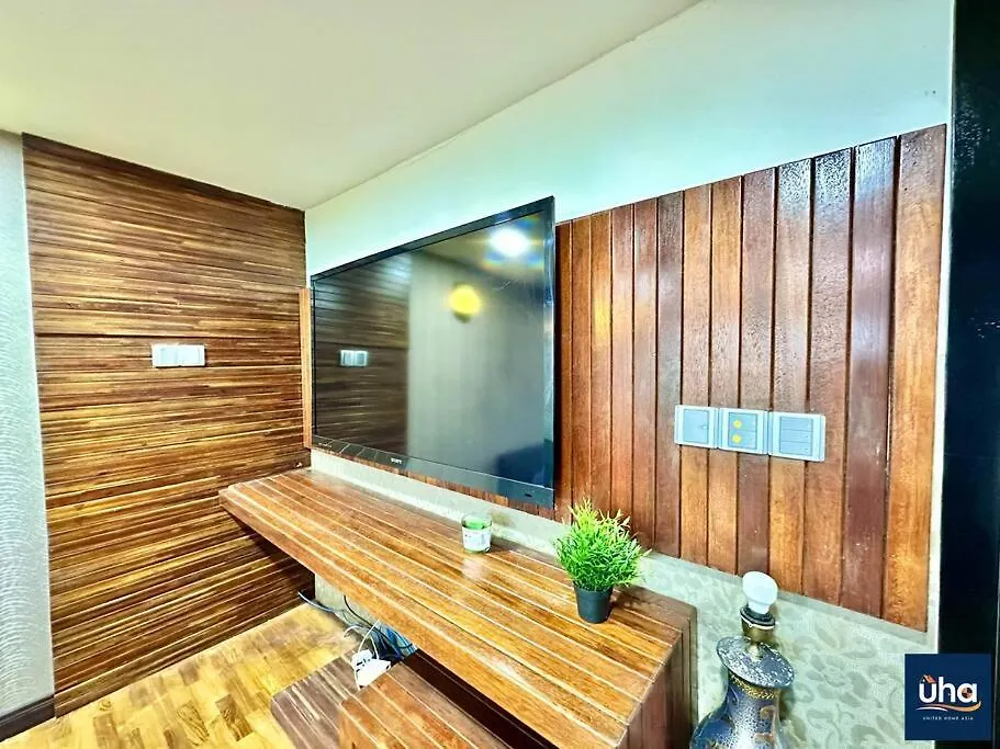 Crystal Glass House . Tmn Pelangi @ Near Ciq Βίλα Τζόχορ Μπάχρου 0*,  Μαλαισία