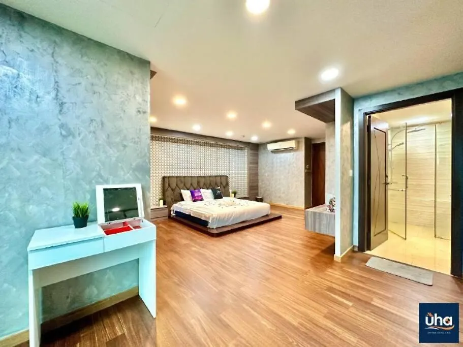 Crystal Glass House . Tmn Pelangi @ Near Ciq Βίλα Τζόχορ Μπάχρου