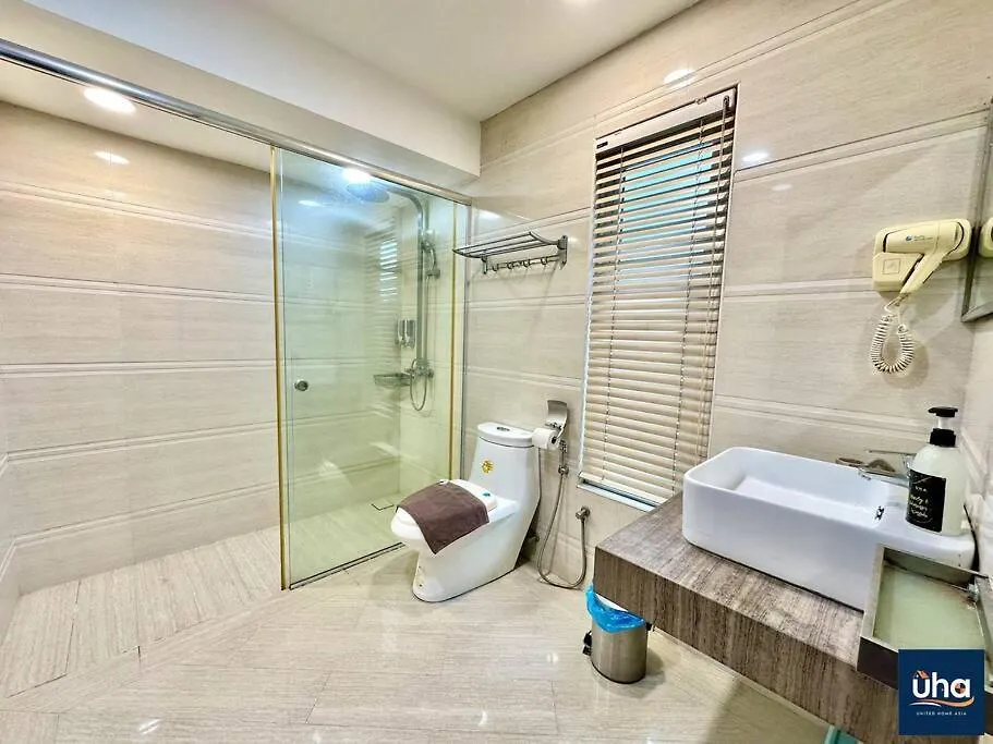 Crystal Glass House . Tmn Pelangi @ Near Ciq Βίλα Τζόχορ Μπάχρου Μαλαισία